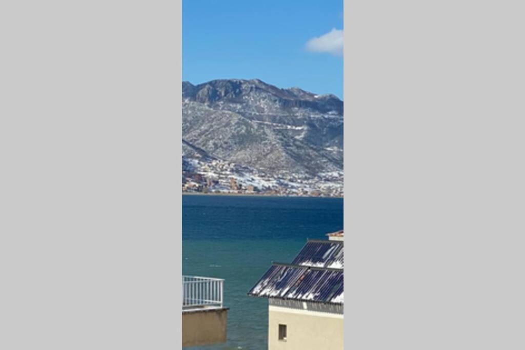 Cozy Lake Front Flat Bequeme Wohnung An Der See ポグラデツ エクステリア 写真