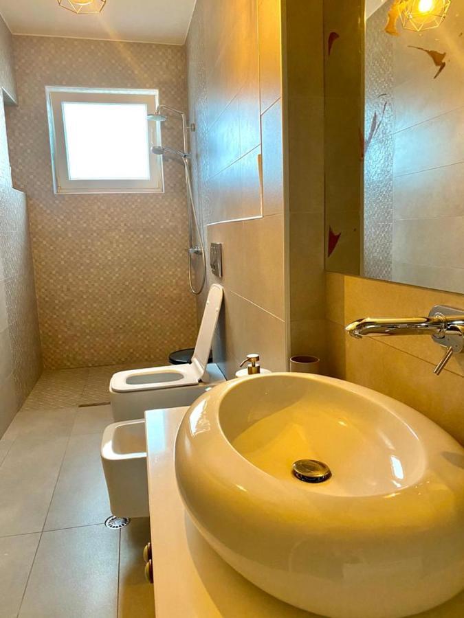 Cozy Lake Front Flat Bequeme Wohnung An Der See ポグラデツ エクステリア 写真