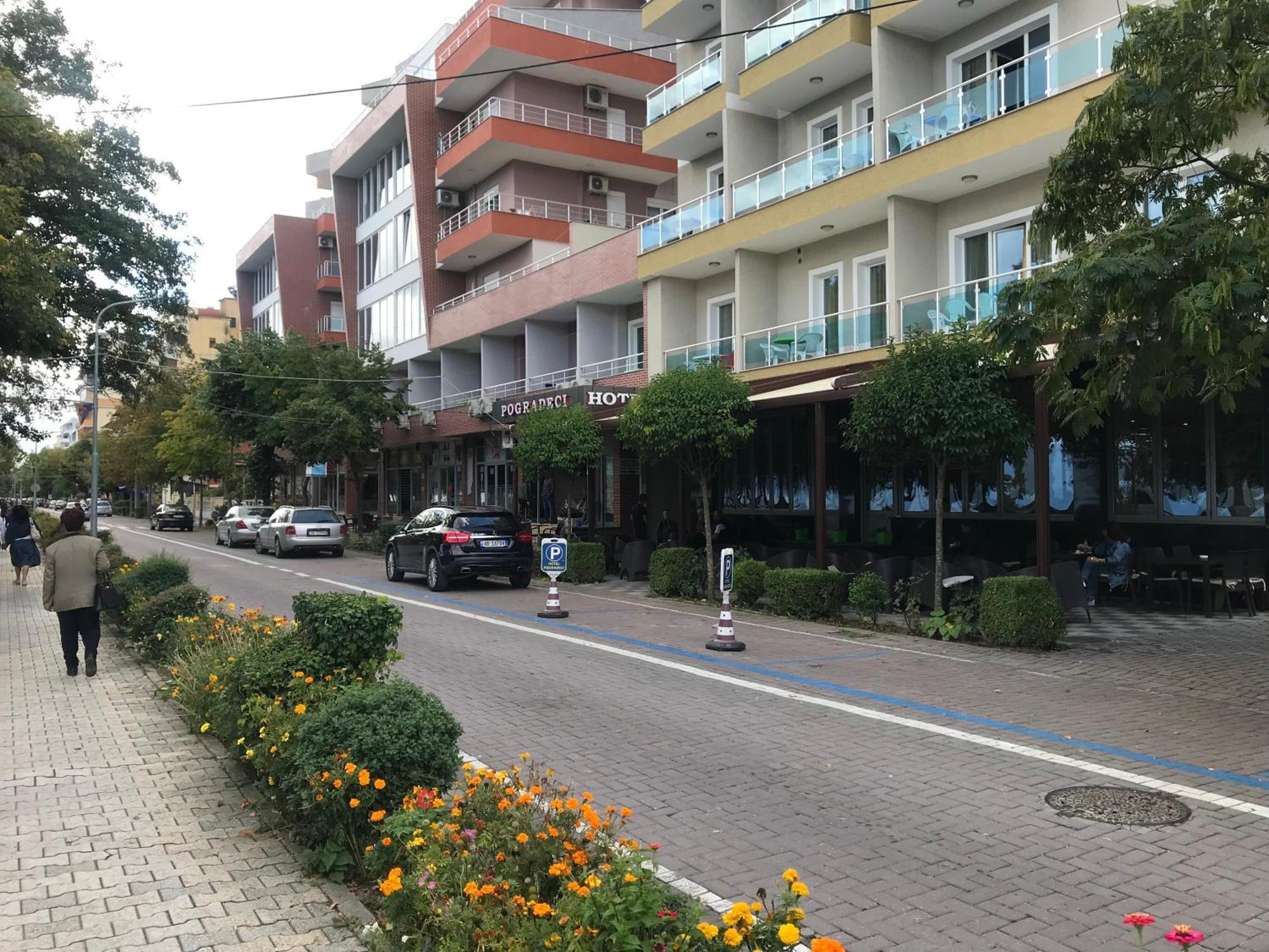 Cozy Lake Front Flat Bequeme Wohnung An Der See ポグラデツ エクステリア 写真